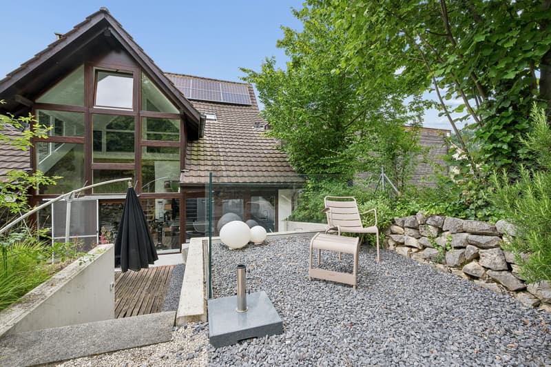 Stilvoll renoviertes Baselbieter Bauernhaus mit grossem Garten, Pool und Nachbargrundstück (10)