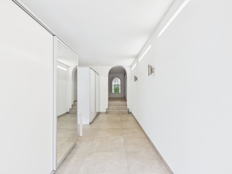 Charmantes 5.5-Zimmer-Doppeleinfamilienhaus mit Weitsicht & Gartenparadies am Ende einer Sackgasse (8)