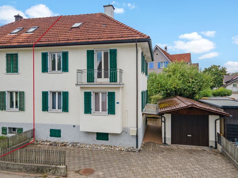 Charmantes Doppeleinfamilienhaus mit Garten | Zentrumsnah und voller Potenzial (1)