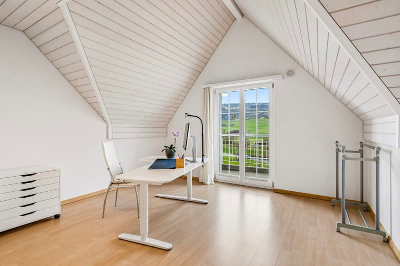 Einfamilienhaus im Landhausstil mit idyllischem Garten an wunderschöner Aussichtslage (7)