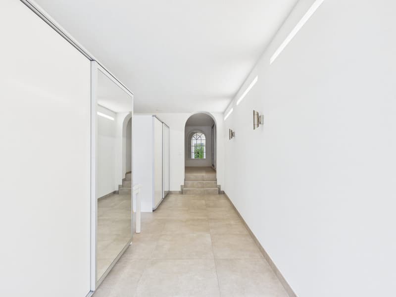Charmantes 5.5-Zimmer-Doppeleinfamilienhaus mit Weitsicht & Gartenparadies am Ende einer Sackgasse (9)