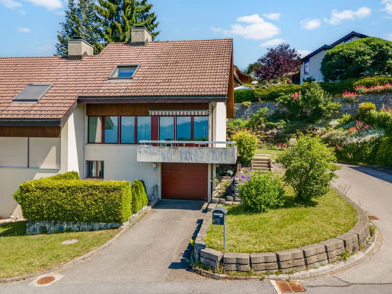 4.5-Zimmer-Haushälfte mit wunderschöner Berg- und Weitsicht im begehrten Uetliburg SG (1)