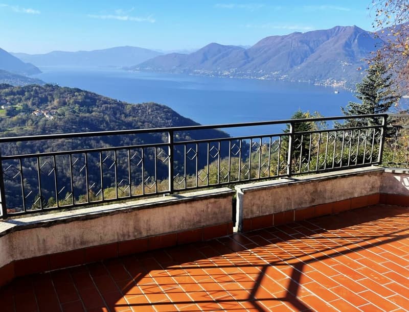 Villa, 6 Zi / 240 m2 mit wunderbarer Seesicht Kopie (2)