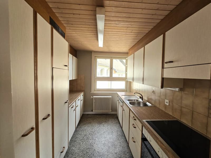 Helle 3.5-Zimmer-Dachgeschosswohnung im 4. OG (3)
