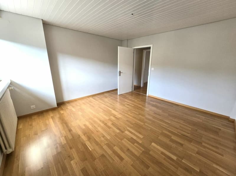 Helle 3.5-Zimmer-Dachgeschosswohnung im 4. OG (7)