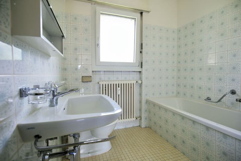 Badezimmer mit WC/Badewanne