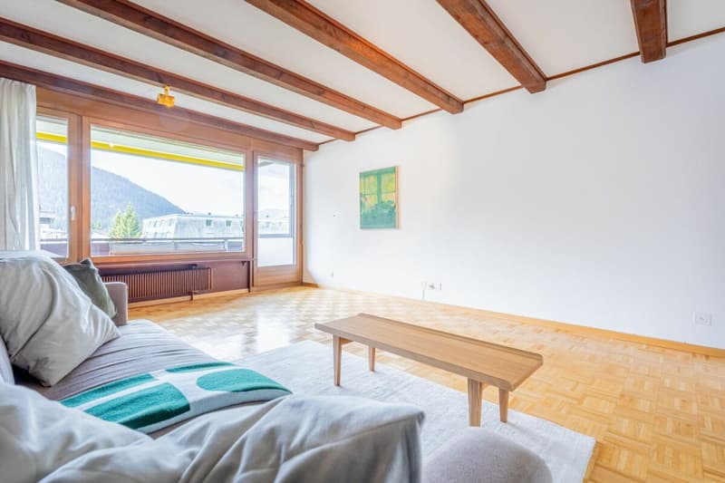 Charmante 2.5-Zimmer-Dachgeschosswohnung im Bündaquartier (7)