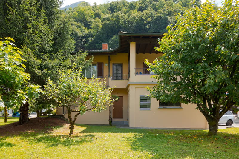 MAGADINO, Vendesi casa bifamiliare