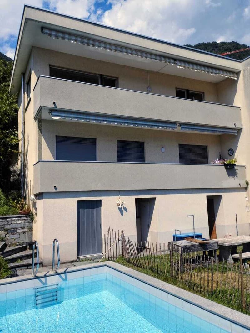 GORDOLA - Vendiamo grande appartamento con piscina in zona tranquilla (3)