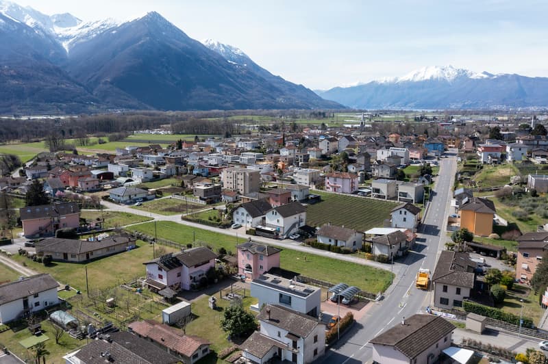 CUGNASCO-GERRA - Vendiamo Terreno di 1'912 mq con progetto 6 villette (3)