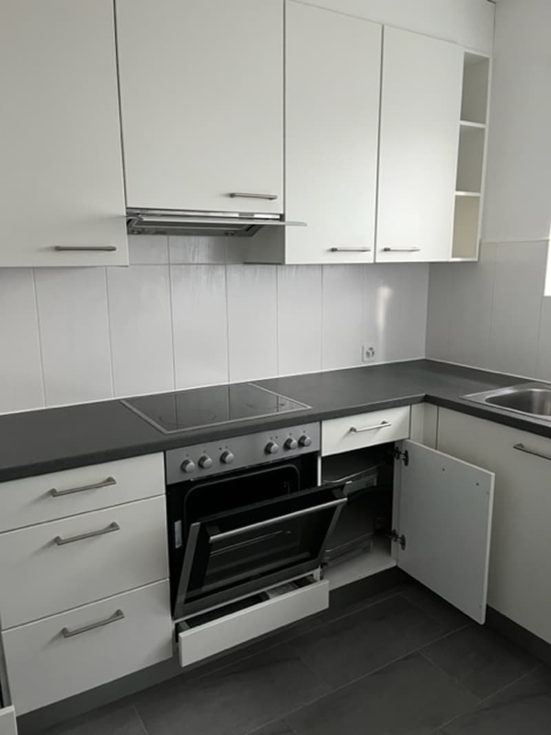 MURALTO, AFFITTIAMO 3 LOCALI IN ZONA TRANQUILLA E CENTRALE (2)