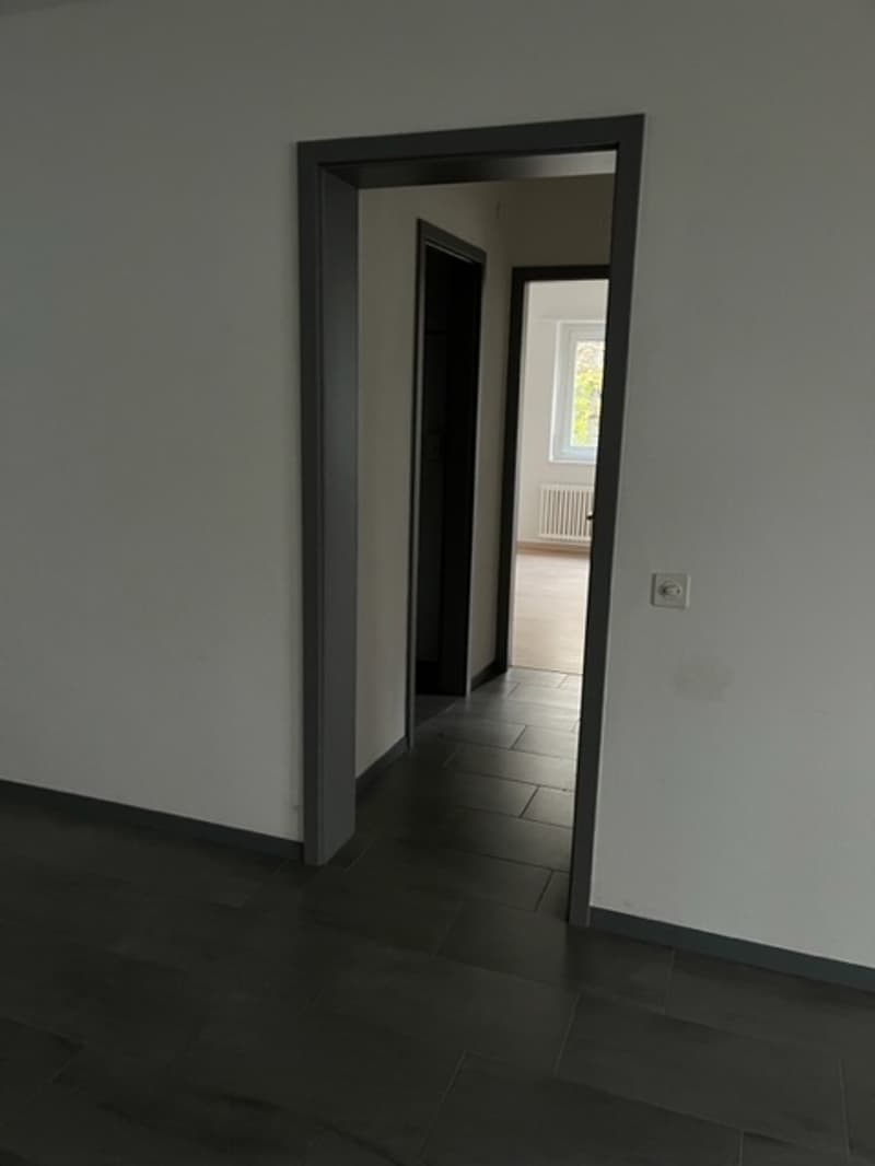 MURALTO, AFFITTIAMO 3 LOCALI IN ZONA TRANQUILLA E CENTRALE (5)