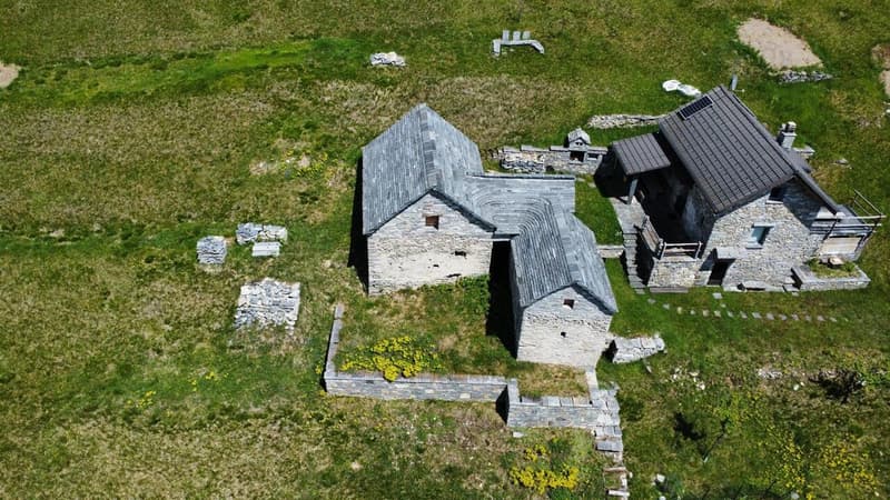 MONTI DI COMINO - Rustico da riattare con licenza edilizia approvata (10)
