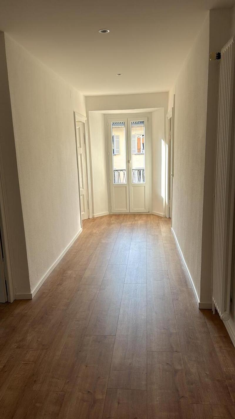 Casa tipica a reddito nel cuore di Muralto - 2 negozi e 3 appartamenti (6)