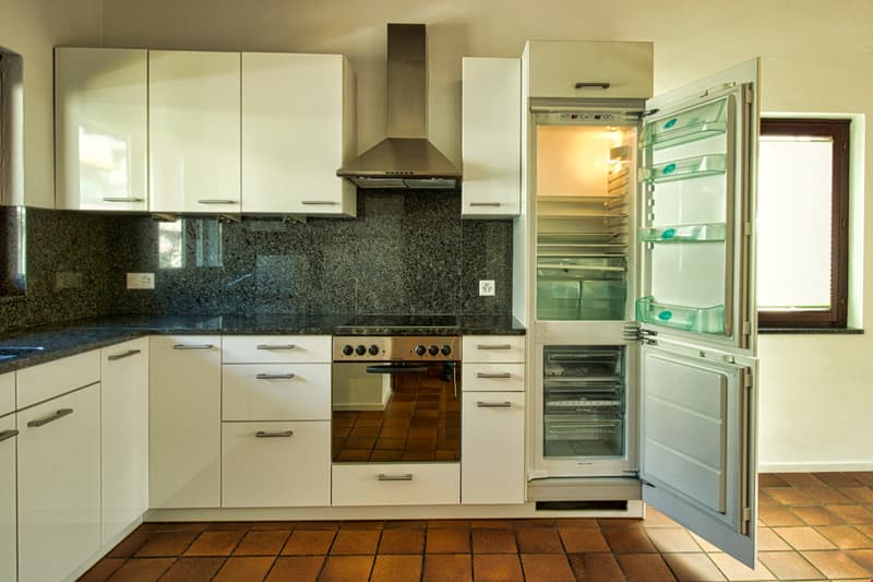ASCONA, Affittiamo elegante 3½ locali con camino e stile (8)