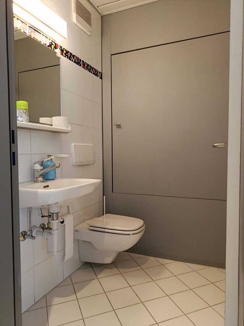 LOCARNO/MURALTO Spazio professionale di 73 m² fronte stazione (12)
