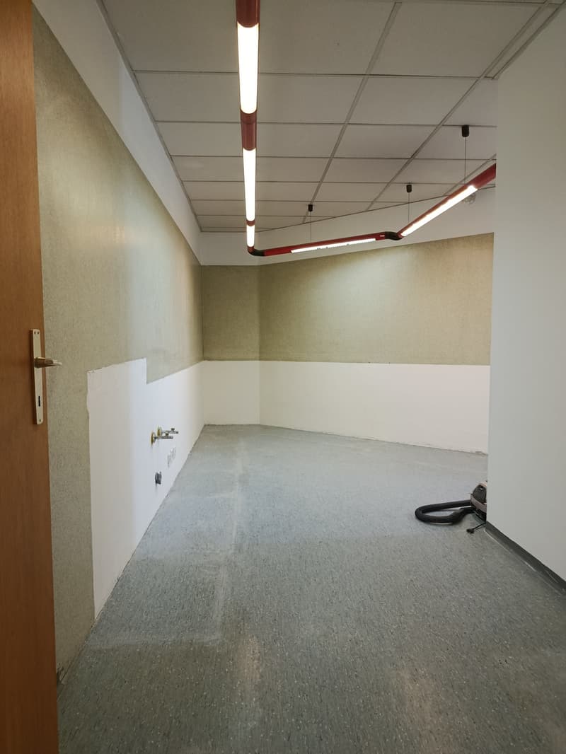 Locarno - Spazio professionale di 3,5 locali nella Torre Panorama (7)