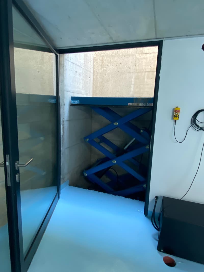 Grande surface commerciale de 150m2 propre à la création d'atelier ... (3)