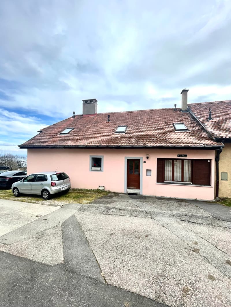 Maison locative mitoyenne comprenant 4 appartements et 7 places de ... (8)