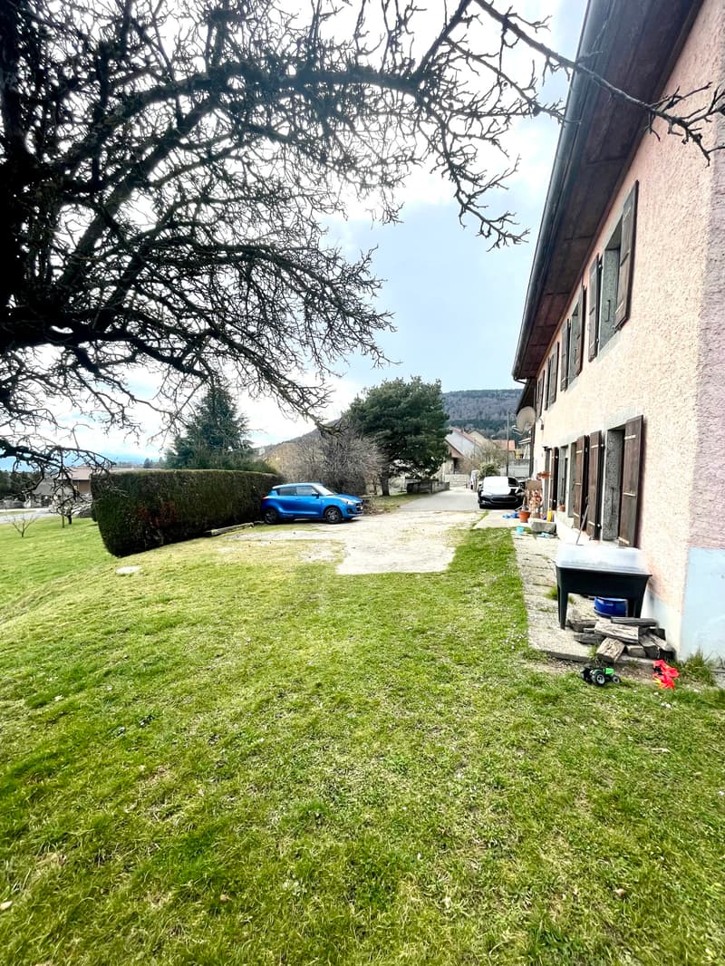 Maison locative mitoyenne comprenant 4 appartements et 7 places de ... (4)