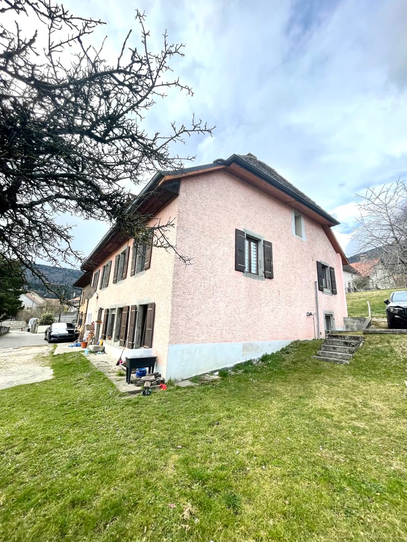 Maison locative mitoyenne comprenant 4 appartements et 7 places de ... (3)