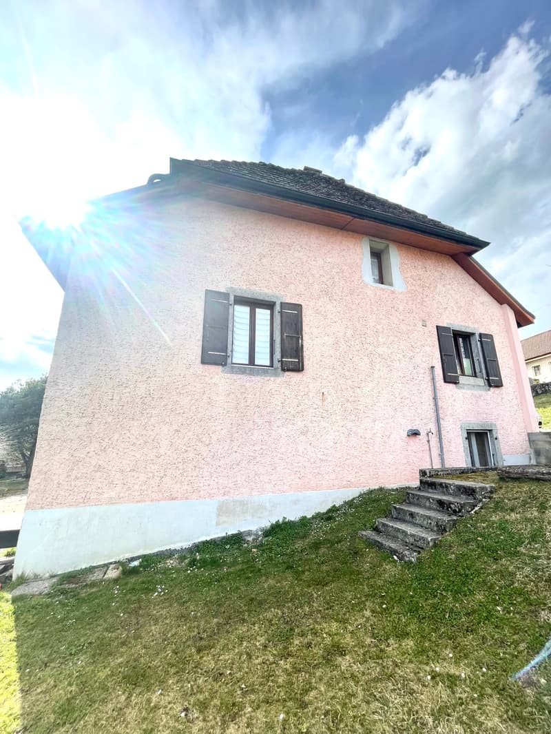 Maison locative mitoyenne comprenant 4 appartements et 7 places de ... (2)