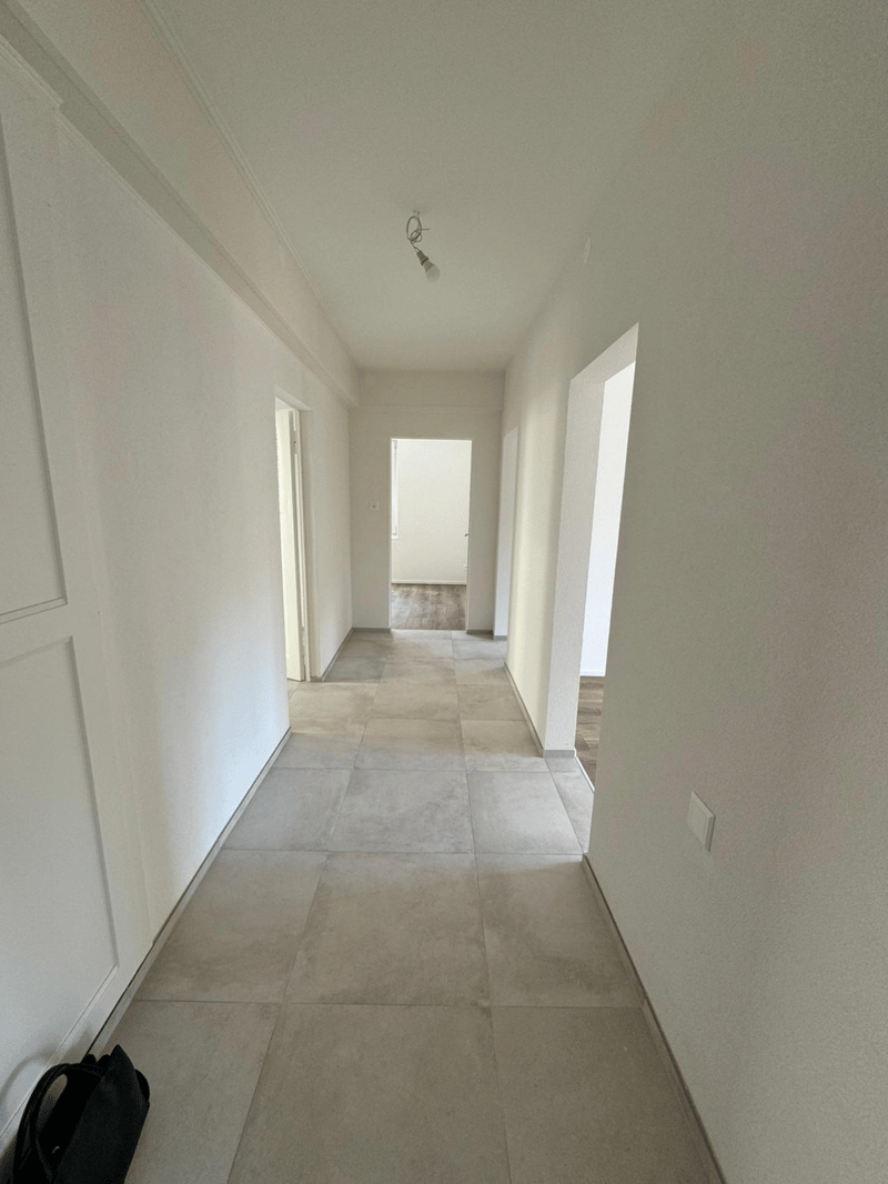 Magnifique appartement entièrement rénové en PPE de 4 pièces (93m2)... (2)