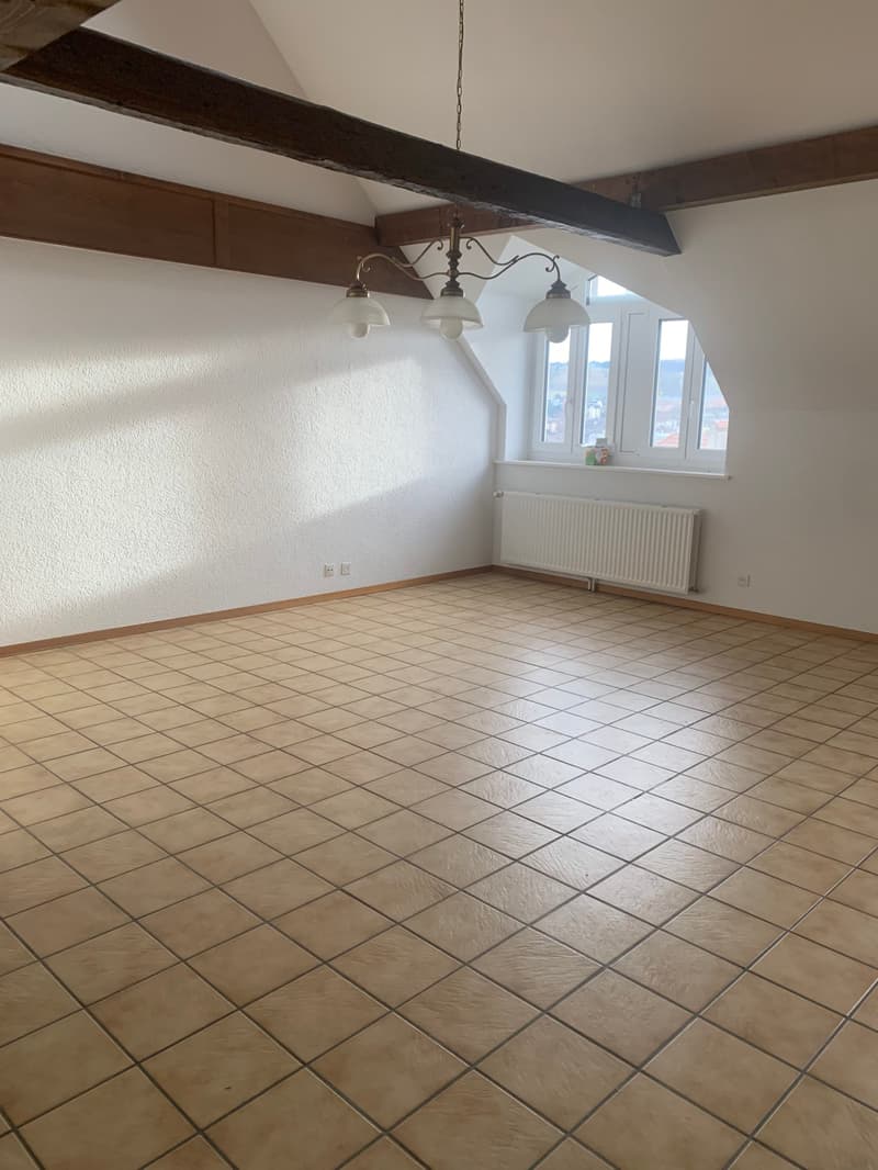 Appartement en duplex de 5 pièces situé au 4ème étage avec ascenseu... (2)