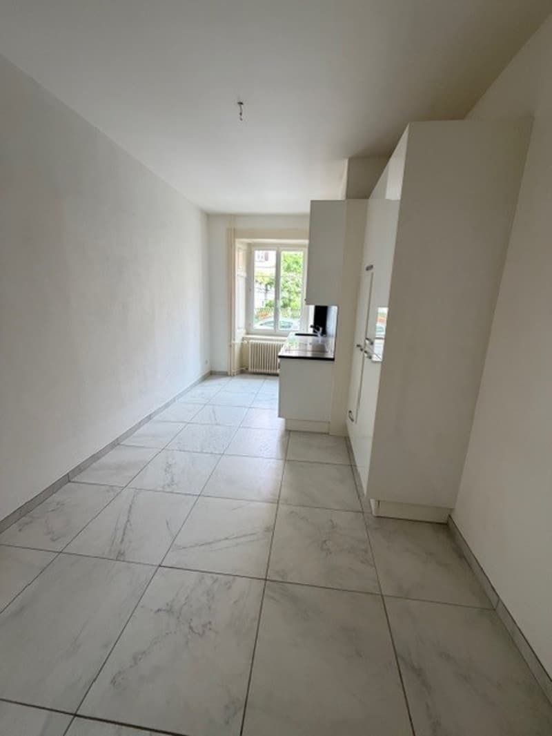 Appartement de 2.5 pièces situé au rez-de-chaussée ouest, 1er loyer... (5)