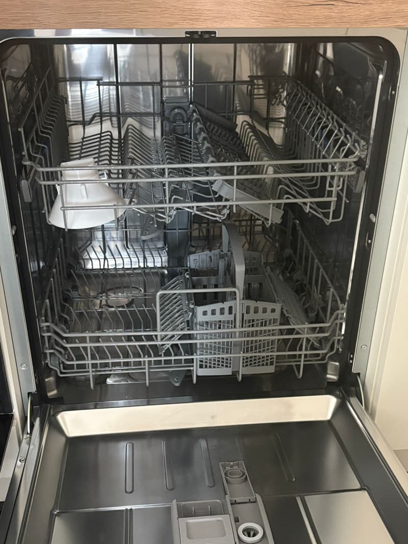 Appartement entièrement rénové et ensoleillé de 4,5 pièces avec balcon (6)