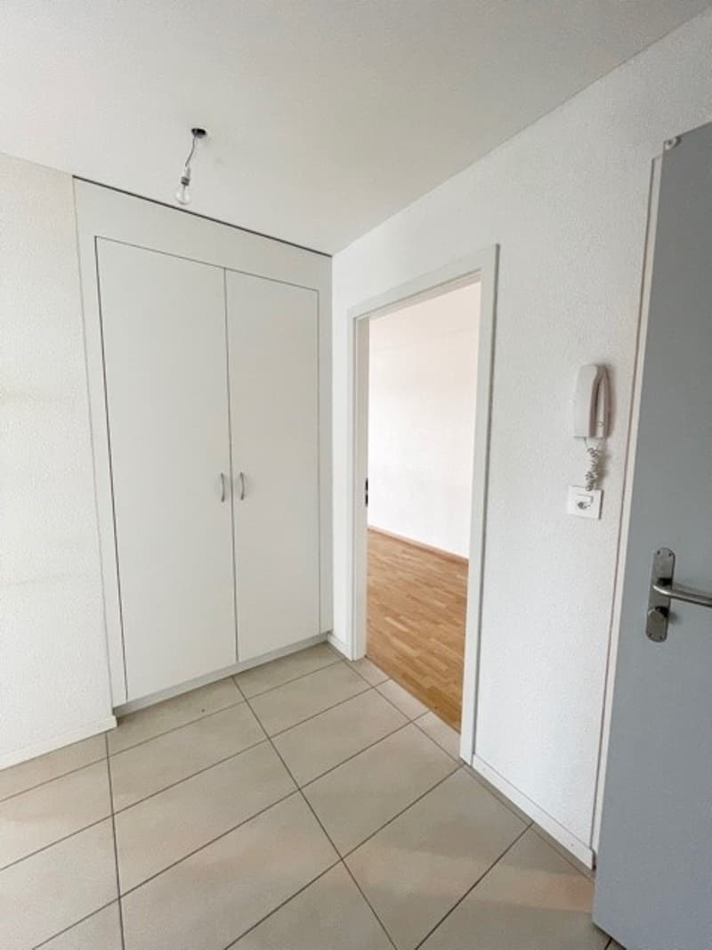 Bel appartement de 2.5 pièces situé au 5ème étage (6)
