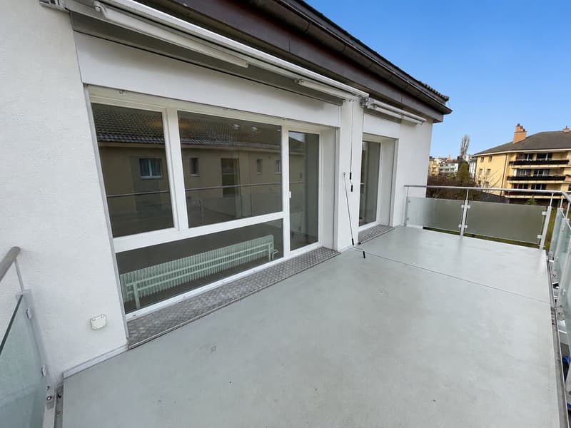 Appartement moderne avec grand balcon (9)