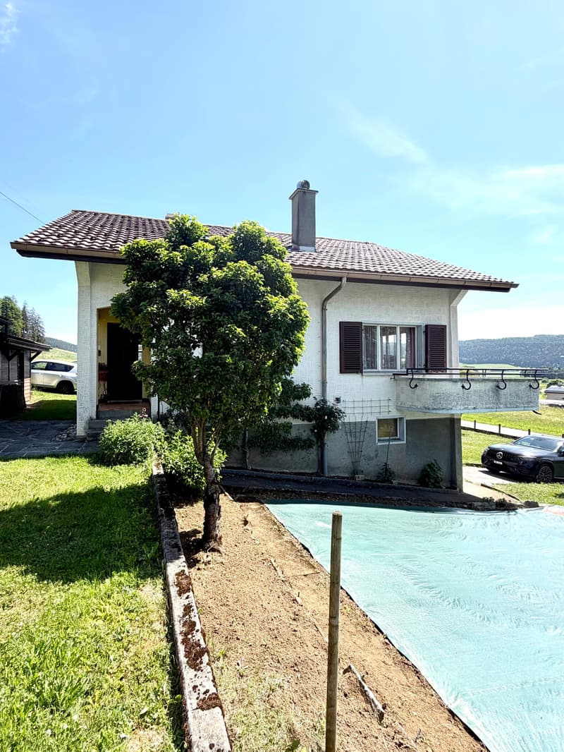 Maison individuelle sur trois niveaux avec balcon, jardin, place de... (5)