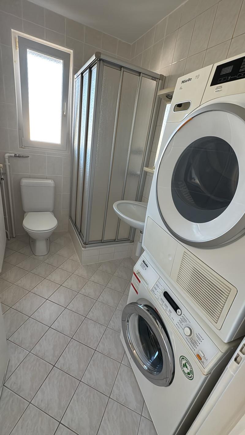 Bel appartement de 3,5 pièces situé au 4ème étage avec balcon vue s... (8)