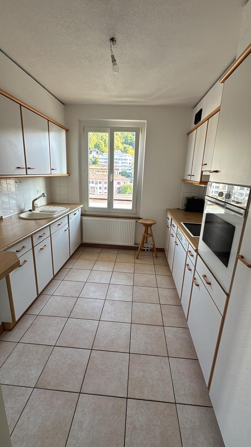 Bel appartement de 3,5 pièces situé au 4ème étage avec balcon vue s... (2)