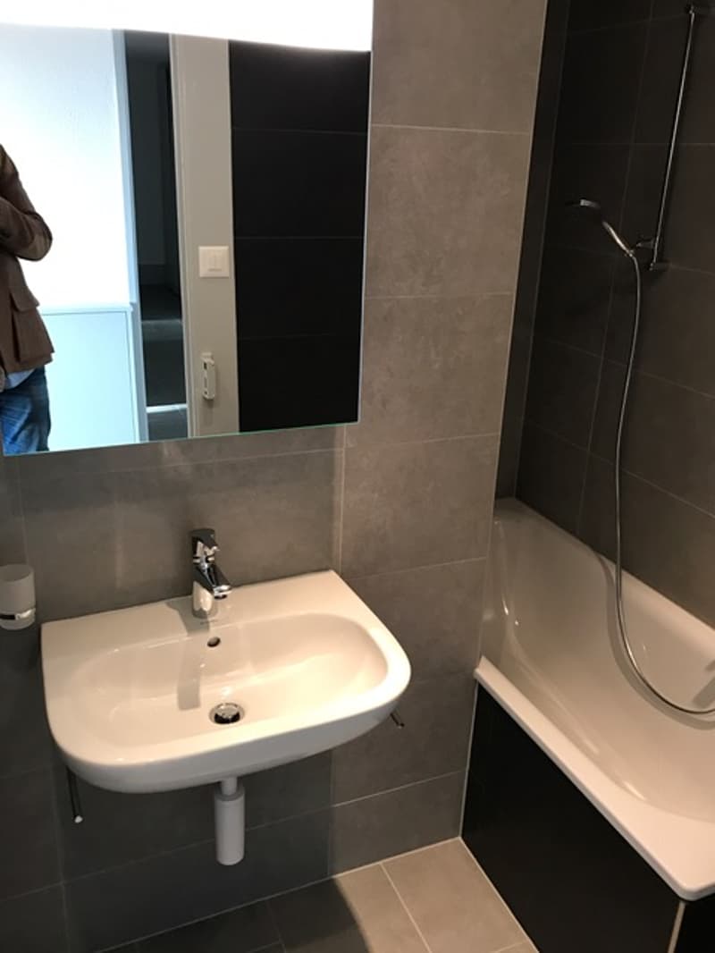 Joli appartement de 4 pièces situé au 2ème étage (8)