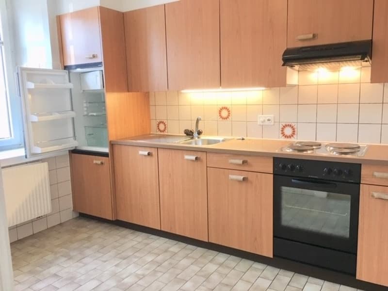 Bel appartement de 3 pièces situé au 4ème étage avec ascenseur (2)