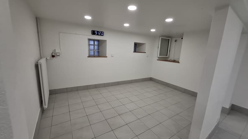 Local commercial de 2.5 pièces au coeur du village - Disponible de ... (2)