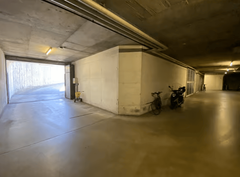 "Tiefgaragenplatz ausserhalb von Wettingen" (7)
