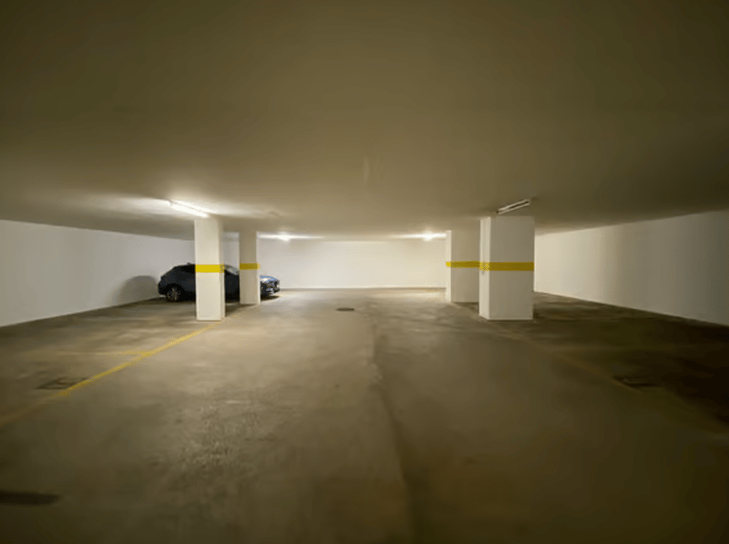"Tiefgaragenplatz ausserhalb von Wettingen" (8)