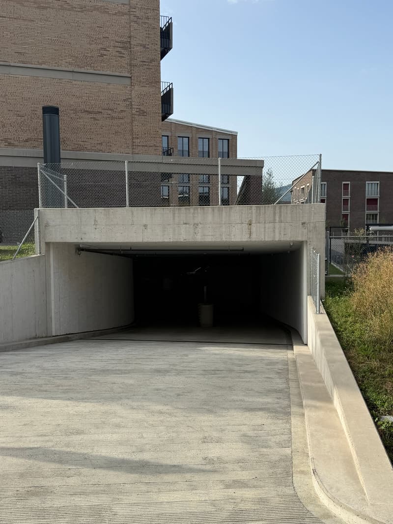 Underground Parking Space for Rent in Adliswil (2)