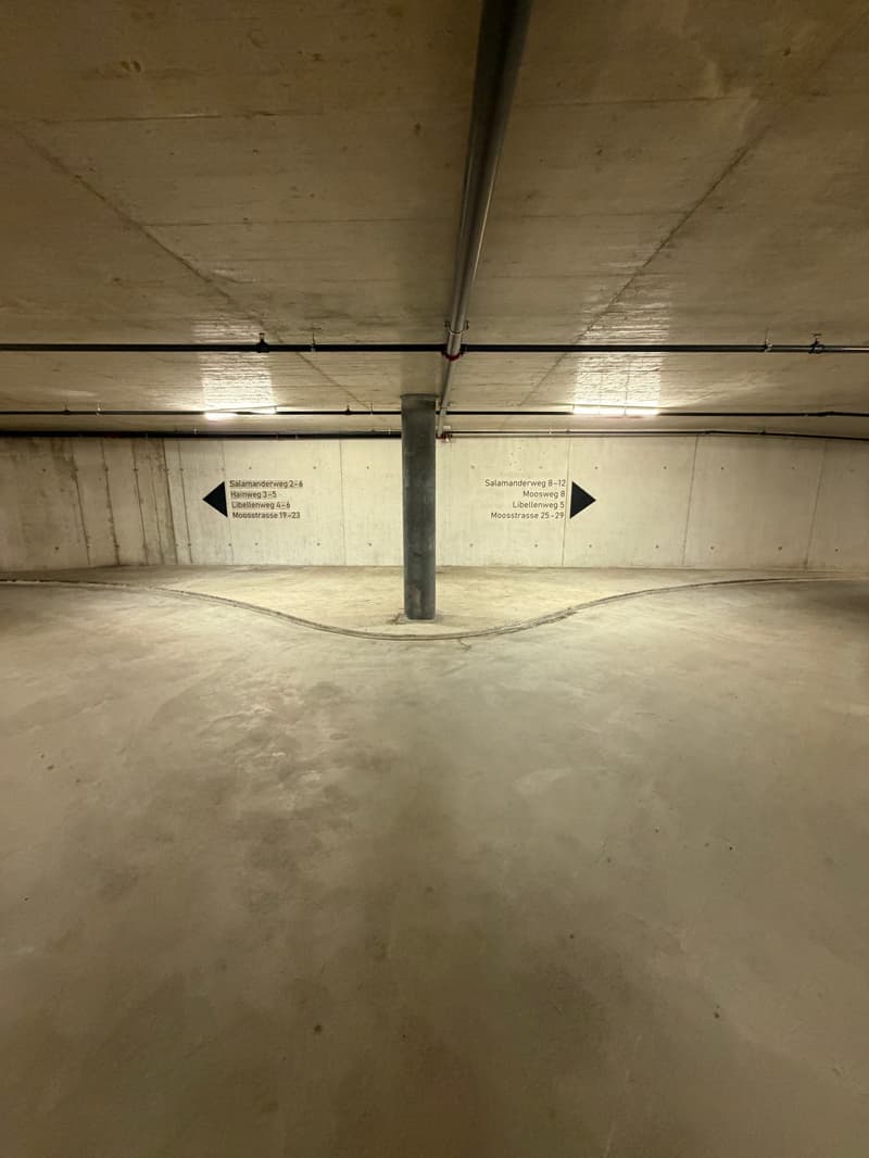 Tiefgaragenplatz in moderner Wohnanlage in Adliswil (3)