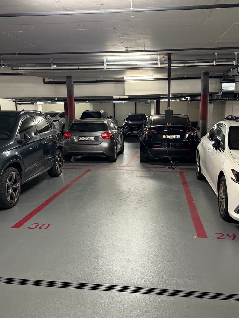 Tiefgaragenplatz in moderner Wohnanlage in Adliswil (11)