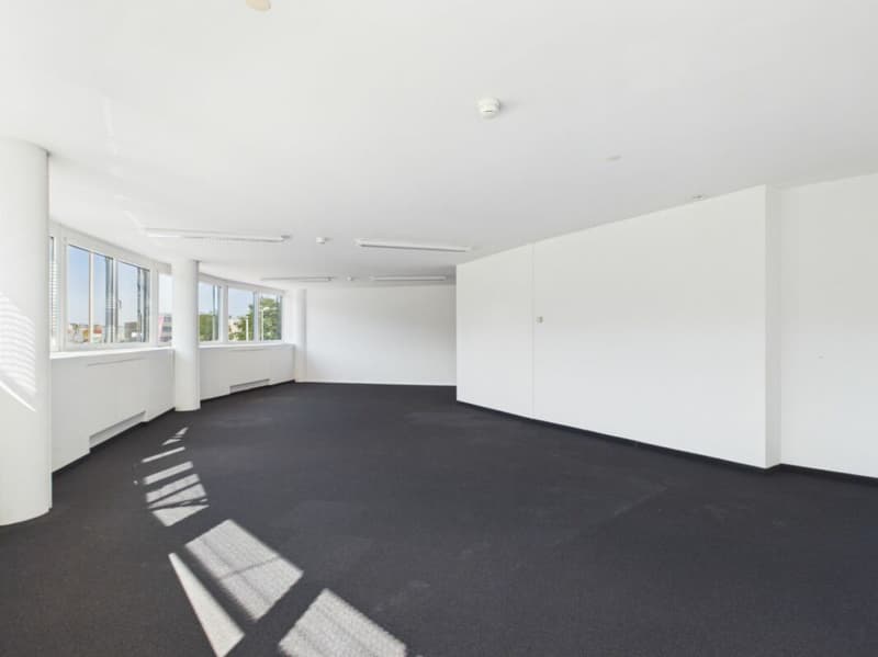 Business Tower / Ausgebaute Gewerbe-/Bürofläche im 2.OG (3)