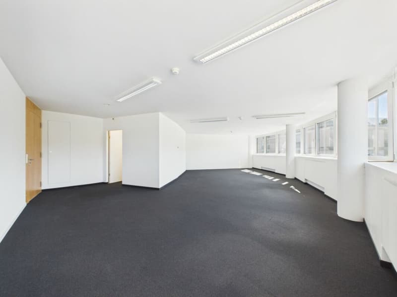 Business Tower / Ausgebaute Gewerbe-/Bürofläche im 2.OG (1)