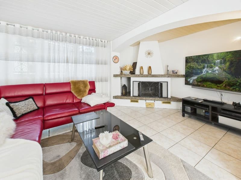 Freistehendes 8.5-Zimmer Einfamilienhaus mit Panoramawintergarten (4)