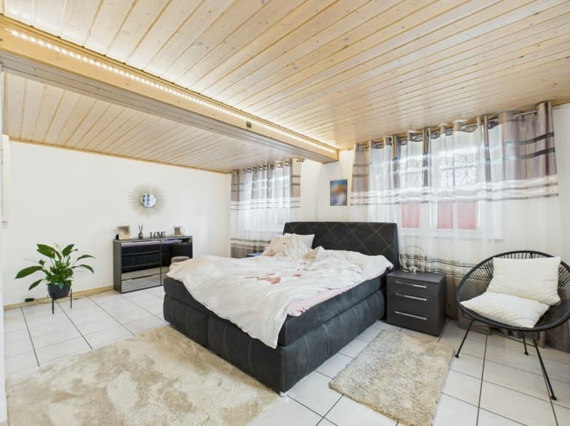 Freistehendes 8.5-Zimmer Einfamilienhaus mit Panoramawintergarten (6)