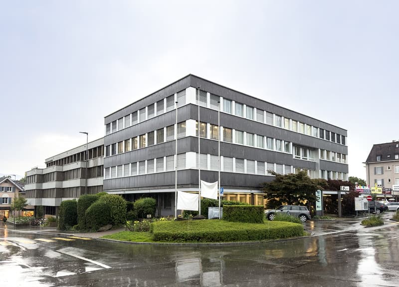 Retail- und Bürofläche direkt beim Bahnhof (9)