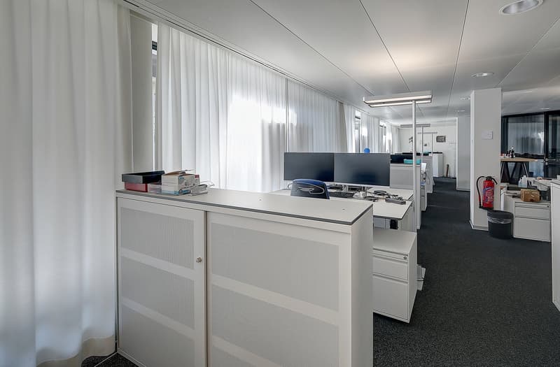 Surface commerciale et bureaux au centre ville (17)