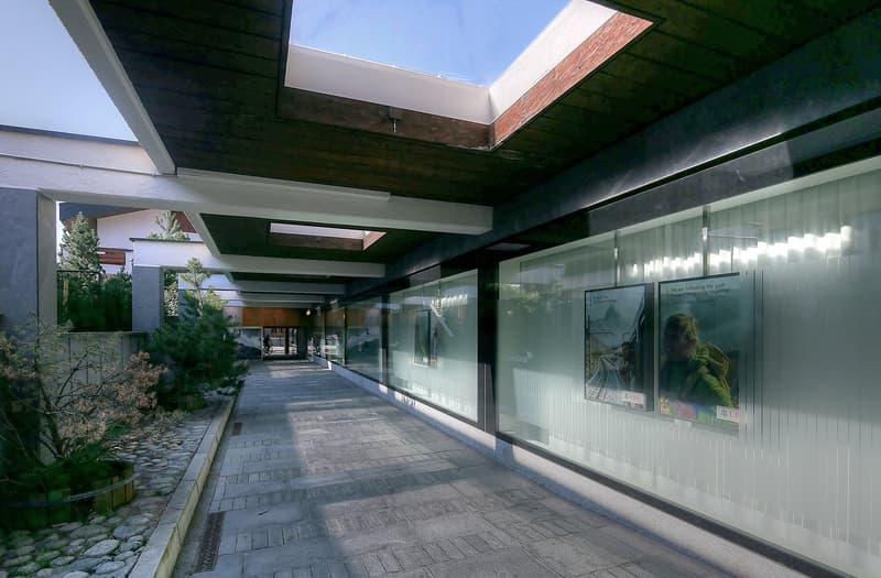 Surface commerciale et bureaux au centre ville (4)